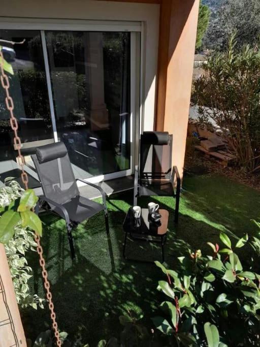 Appartement Spacieux &Tres Calme. Spacious & Very Quiet Apartment. Carros Εξωτερικό φωτογραφία